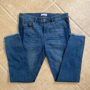 LOFT modern skinny fit denim. Stripe detail on sides of the legs.Size 8